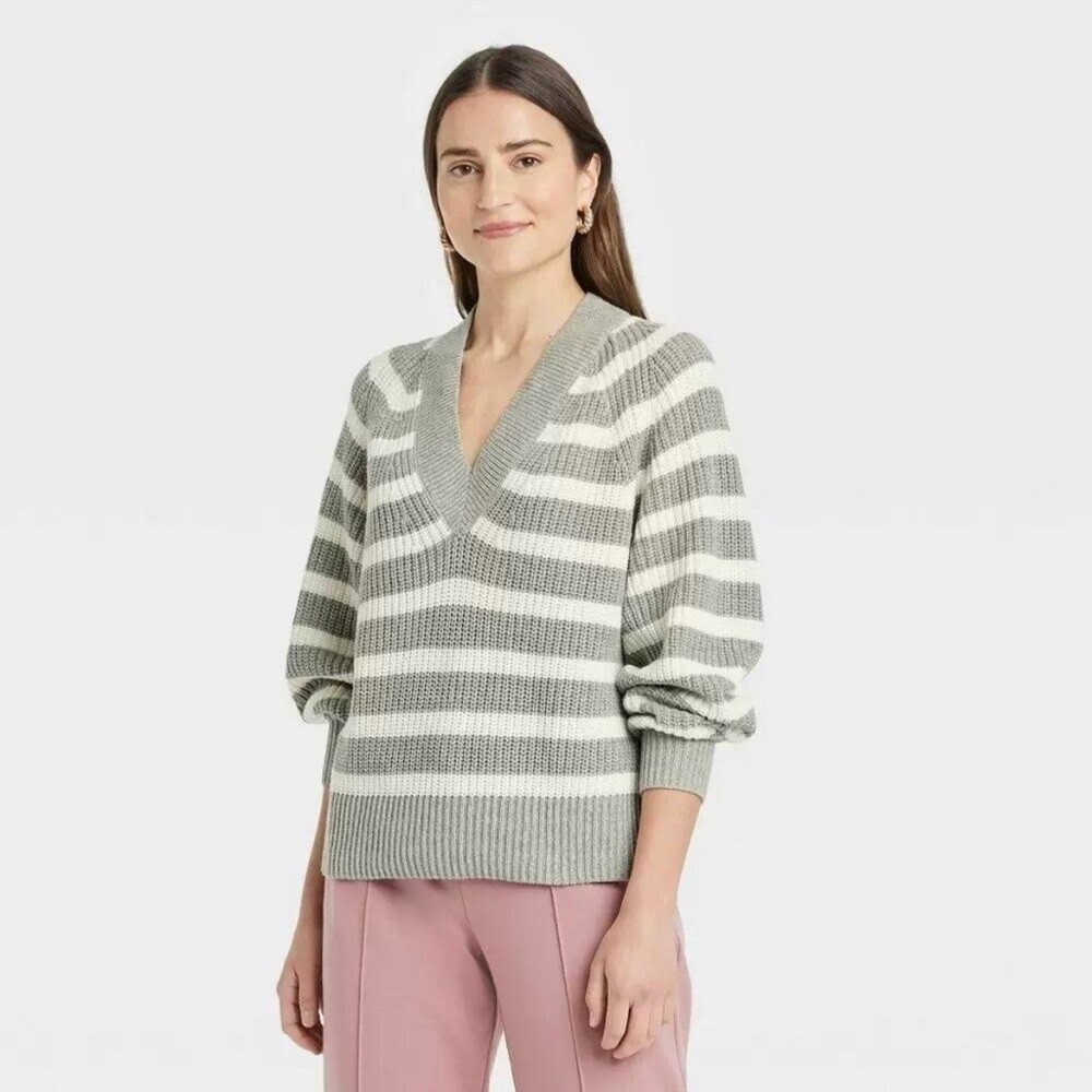 NWT A New Day Chunky Striped V-Neck Pullover Sweater in Size Small